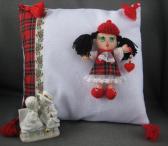 Декоративная подушка со съёмной куклой Милочкой