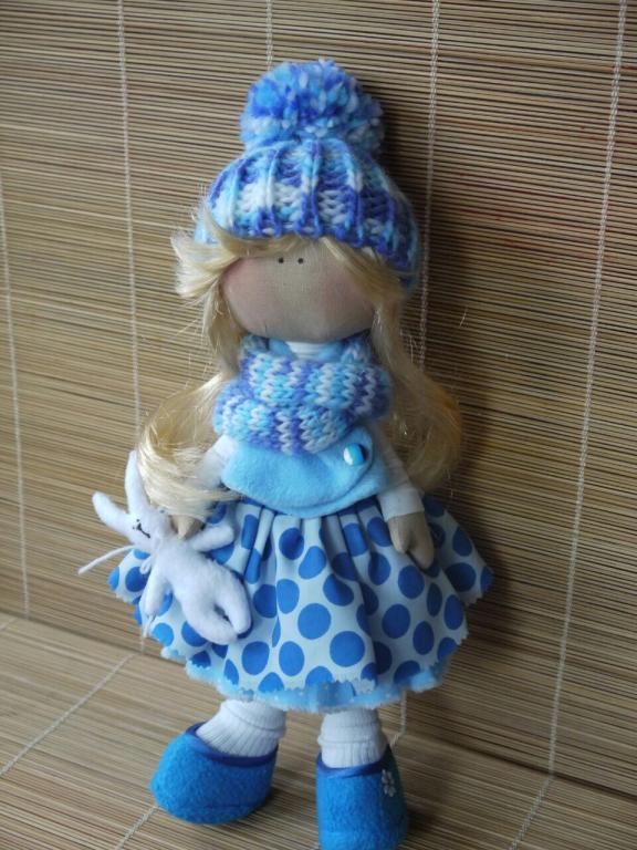 Интерьерная кукла в розовом. Адель интерьерная кукла в розовом платье фото. Текстильная кукла в голубом. Авито интерьерные куклы. Авито интерьерная кукла купить.