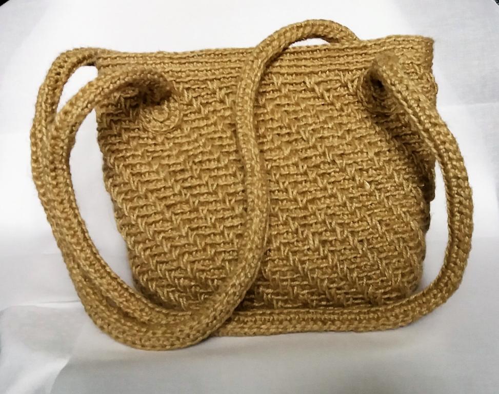 Вязание ручки для сумки. Сумка вязаная. Сумка из джутового шнура. Вязание сумок. Вязаные сумочки из джута.