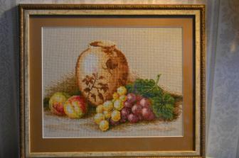 Вышитая картина Персики и виноград