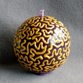 Свеча коричнево-фиолетовая. Свеча «шар». Коллекция «Дивные шары»